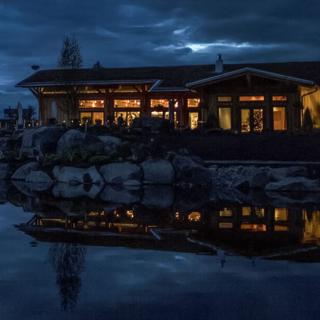 Kinikinik Lodge & Restaurant