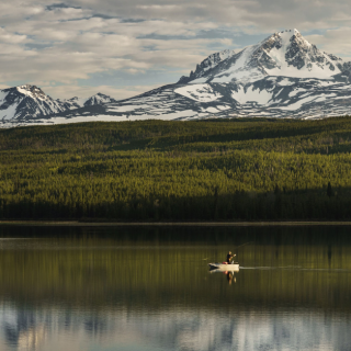 Chaunigan Lake Lodge