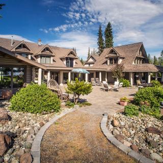 Retreat Wilderness Inn