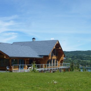 Little Black Bear Lodge B&B