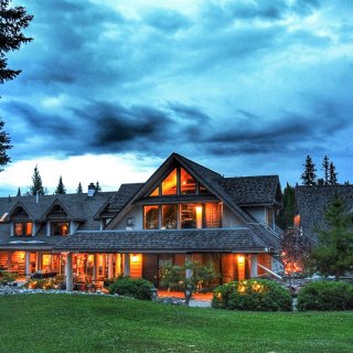 Retreat Wilderness Inn