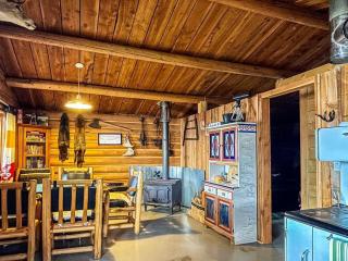 Eliguk Lake Lodge Outfitters