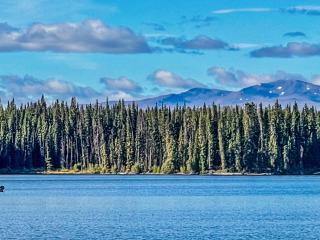 Eliguk Lake Lodge Outfitters
